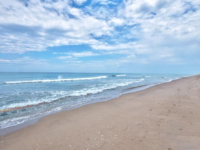 5380 N Ocean Drive 10j, Singer Island, FL 33404