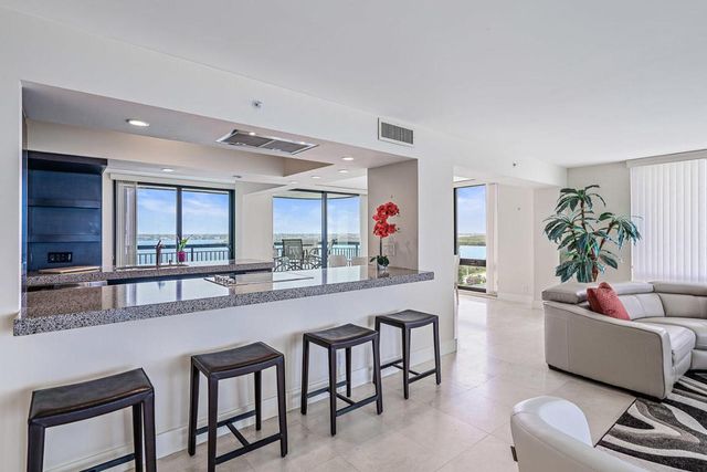 5380 N Ocean Drive 10j, Singer Island, FL 33404