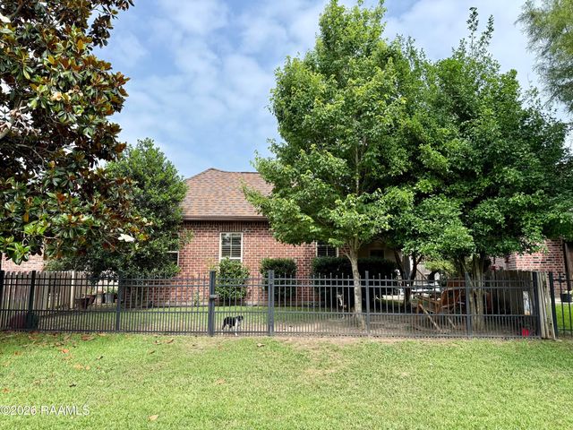 203 La Villa Circle, Youngsville, LA 70592