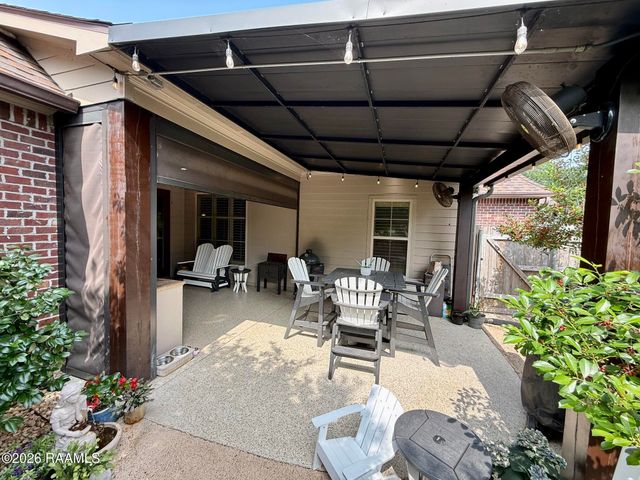 203 La Villa Circle, Youngsville, LA 70592