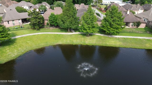 203 La Villa Circle, Youngsville, LA 70592