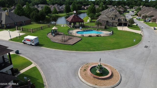 203 La Villa Circle, Youngsville, LA 70592