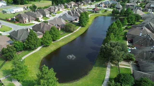 203 La Villa Circle, Youngsville, LA 70592