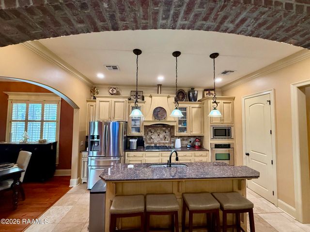 203 La Villa Circle, Youngsville, LA 70592