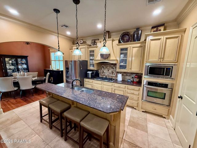 203 La Villa Circle, Youngsville, LA 70592