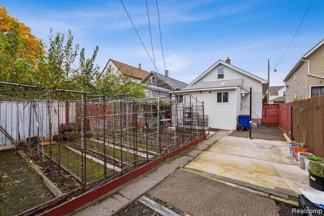 3868 Doremus Street, Hamtramck, MI 48212