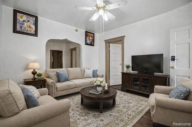 3868 Doremus Street, Hamtramck, MI 48212