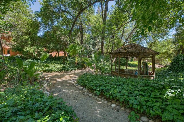 45 Wilderness Drive, Sanger, CA 93657
