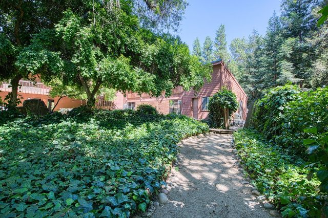 45 Wilderness Drive, Sanger, CA 93657