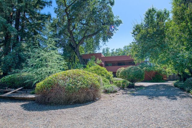 45 Wilderness Drive, Sanger, CA 93657