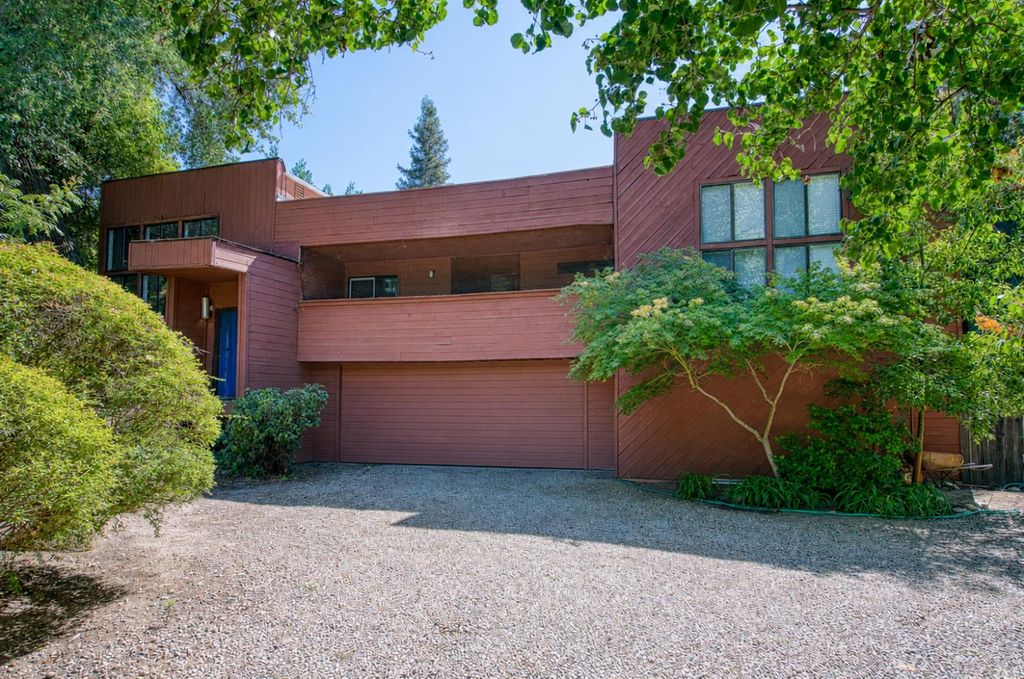 45 Wilderness Drive, Sanger, CA 93657