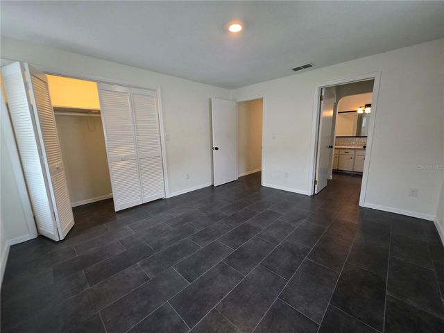 5611 6TH STREET, Zephyrhills, FL 33542