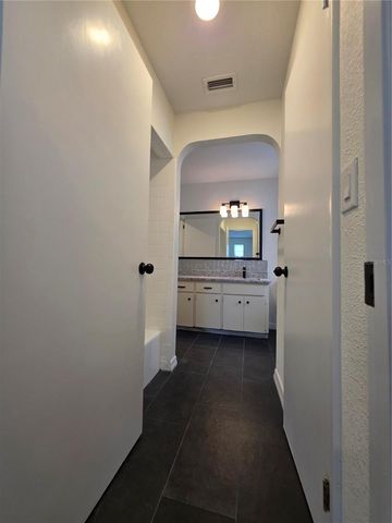 5611 6TH STREET, Zephyrhills, FL 33542