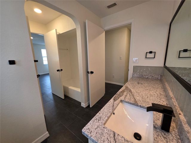 5611 6TH STREET, Zephyrhills, FL 33542