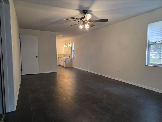 5611 6TH STREET, Zephyrhills, FL 33542