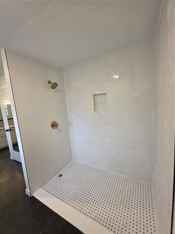 5611 6TH STREET, Zephyrhills, FL 33542