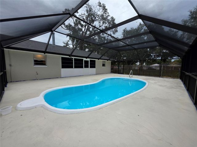 5611 6TH STREET, Zephyrhills, FL 33542