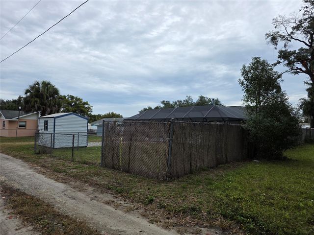 5611 6TH STREET, Zephyrhills, FL 33542