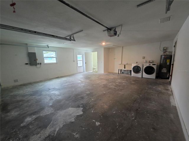 5611 6TH STREET, Zephyrhills, FL 33542