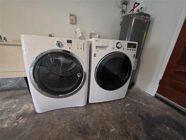 5611 6TH STREET, Zephyrhills, FL 33542