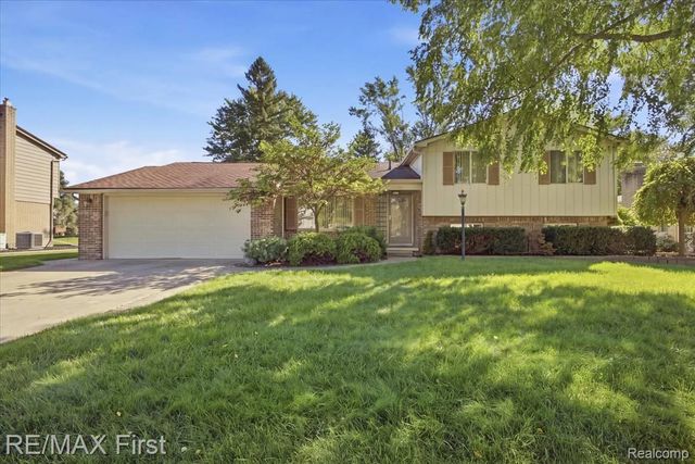 3590 Historic Drive, Troy, MI 48083