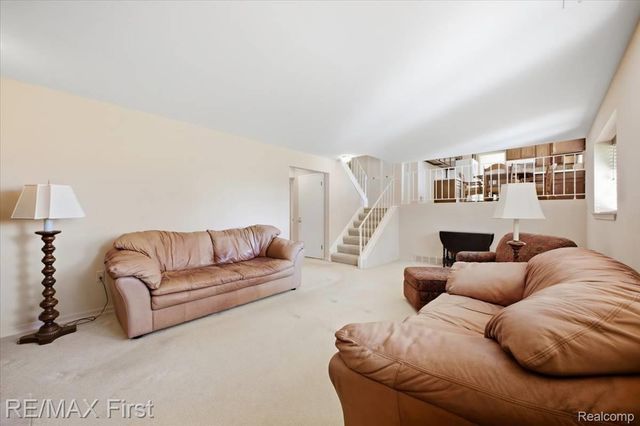 3590 Historic Drive, Troy, MI 48083