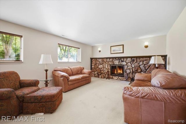 3590 Historic Drive, Troy, MI 48083