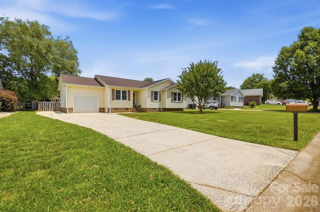 3626 Farm Lake Drive SW, Concord, NC 28027
