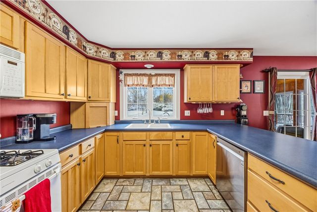 6166 Lake Road South, Sweden, NY 14420