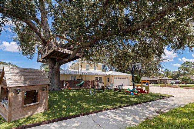 8846 MERRIMOOR BOULEVARD E, Seminole, FL 33777