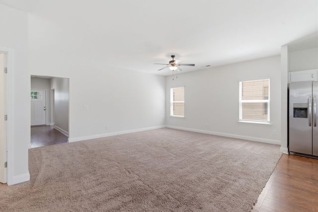 139 Crabourne Dr, White House, TN 37188