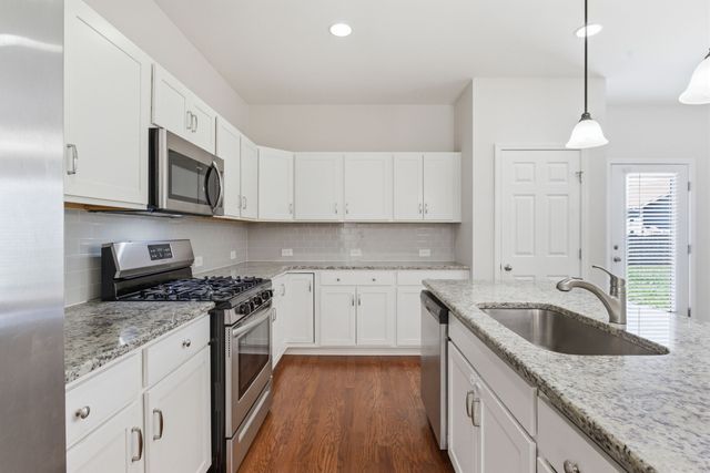 139 Crabourne Dr, White House, TN 37188