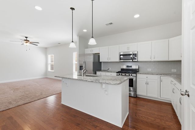 139 Crabourne Dr, White House, TN 37188