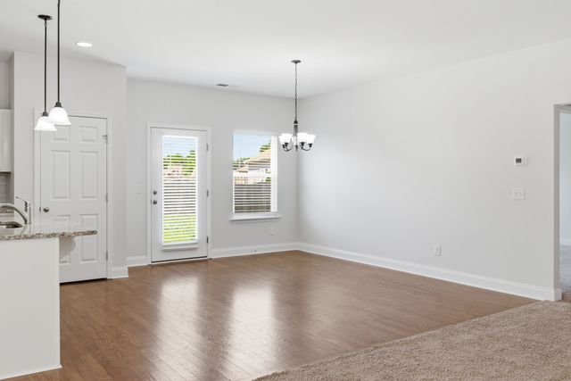 139 Crabourne Dr, White House, TN 37188