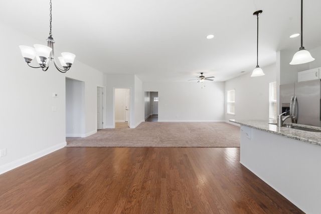 139 Crabourne Dr, White House, TN 37188