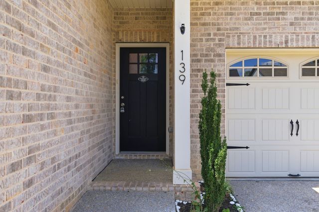 139 Crabourne Dr, White House, TN 37188
