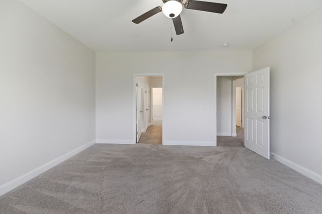 139 Crabourne Dr, White House, TN 37188