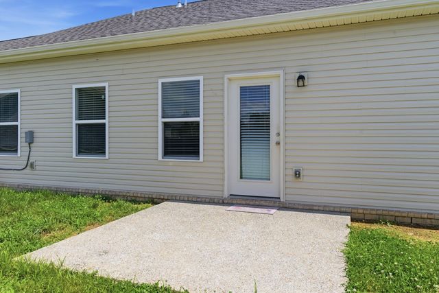 139 Crabourne Dr, White House, TN 37188