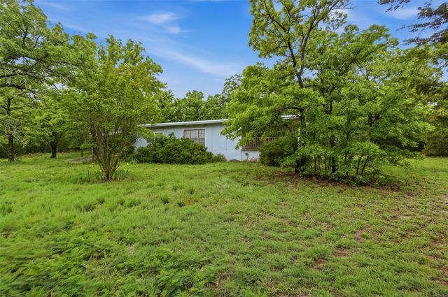 936 Carter Lake Drive, Bowie, TX 76230