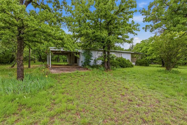 936 Carter Lake Drive, Bowie, TX 76230