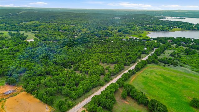 936 Carter Lake Drive, Bowie, TX 76230