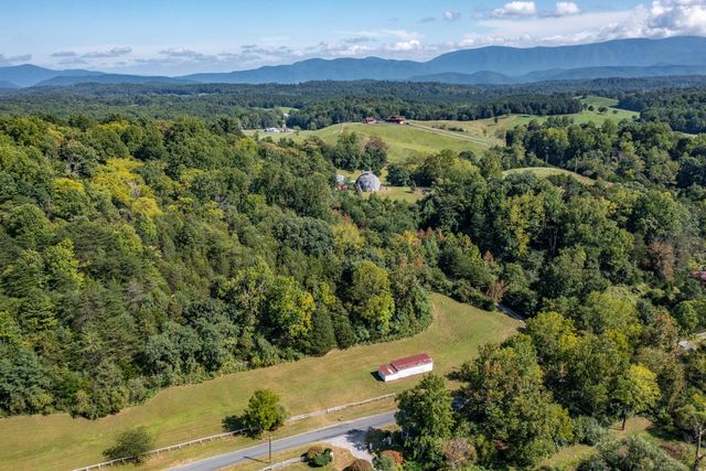 4745 Plank RD, Natural Bridge, VA 24578