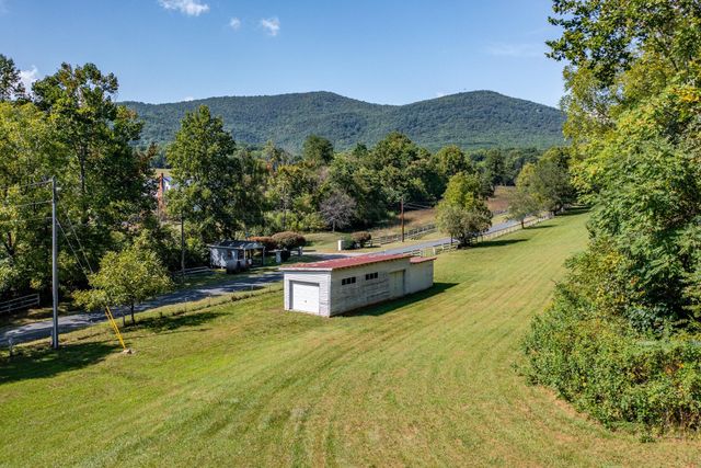 4745 Plank RD, Natural Bridge, VA 24578