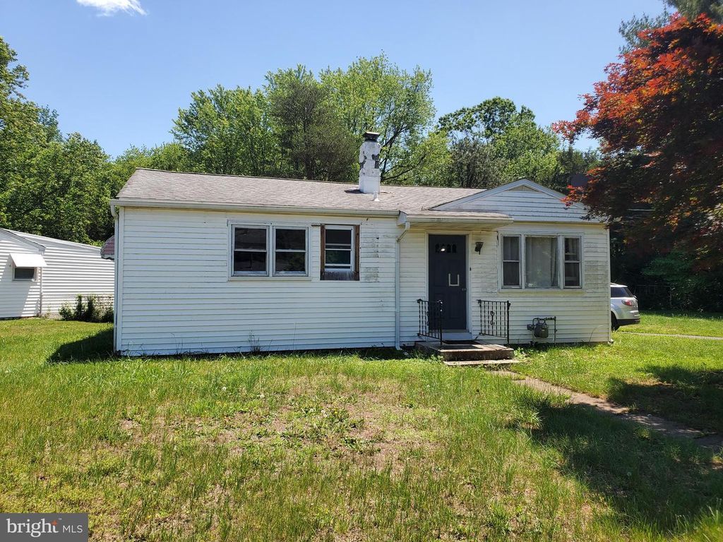 196 JERRYS AVE, Clayton, NJ 08312