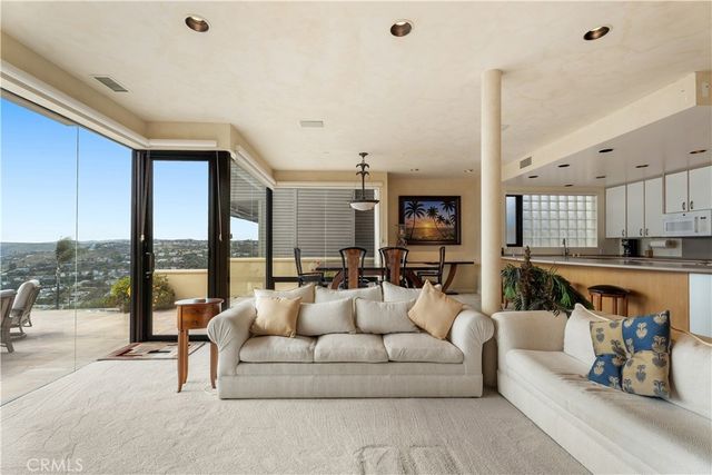 1351 La Mirada, Laguna Beach, CA 92651