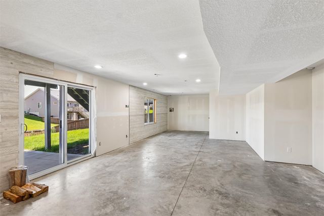 1735 Sadie Lane, Adel, IA 50003