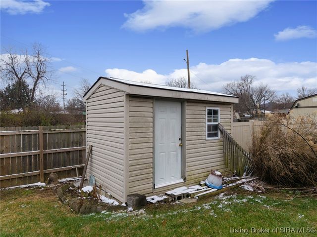 83 Fieldstone Court, New Albany, IN 47150