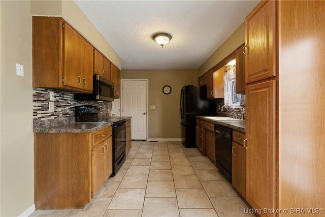 83 Fieldstone Court, New Albany, IN 47150