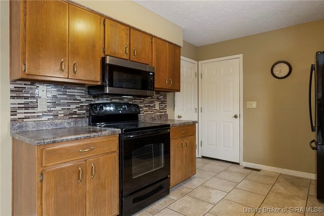 83 Fieldstone Court, New Albany, IN 47150