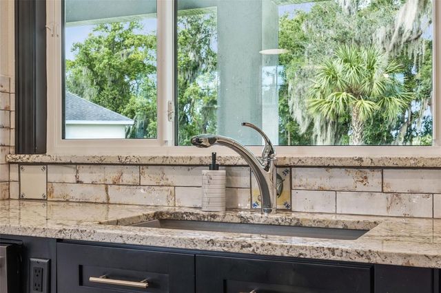 372 W LAKEVIEW AVENUE, Lake Mary, FL 32746